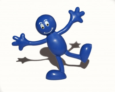 Blaue, tanzende Figur