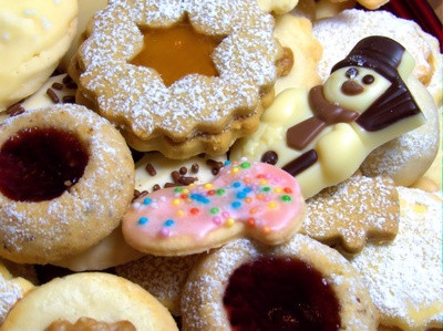 Gebackene, bunte Plätzchen
